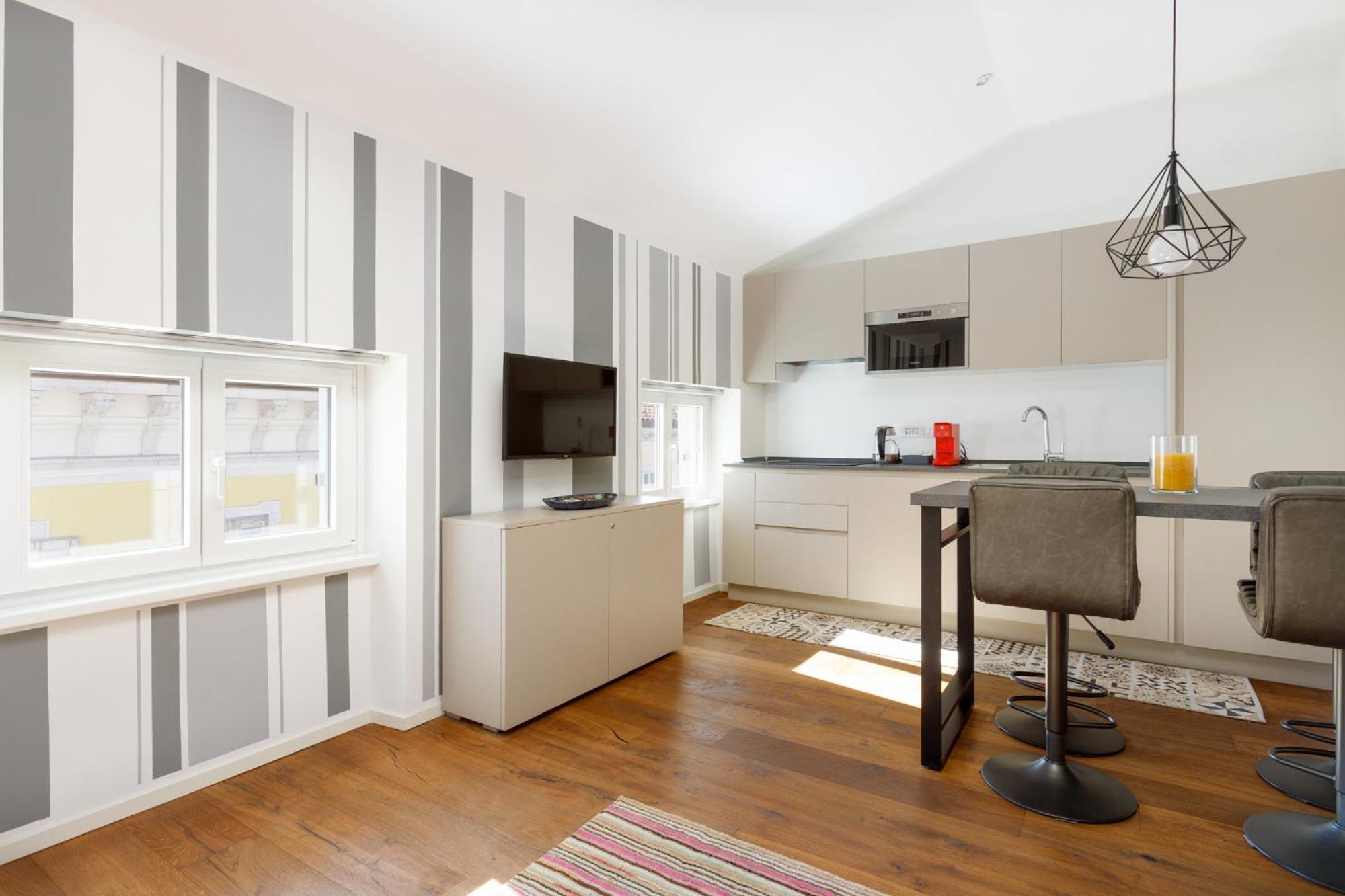 Central Trieste - Elegant City Stay Esterno foto