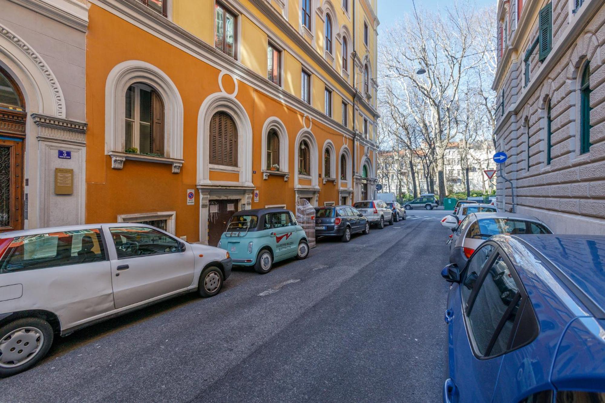 Central Trieste - Elegant City Stay Esterno foto