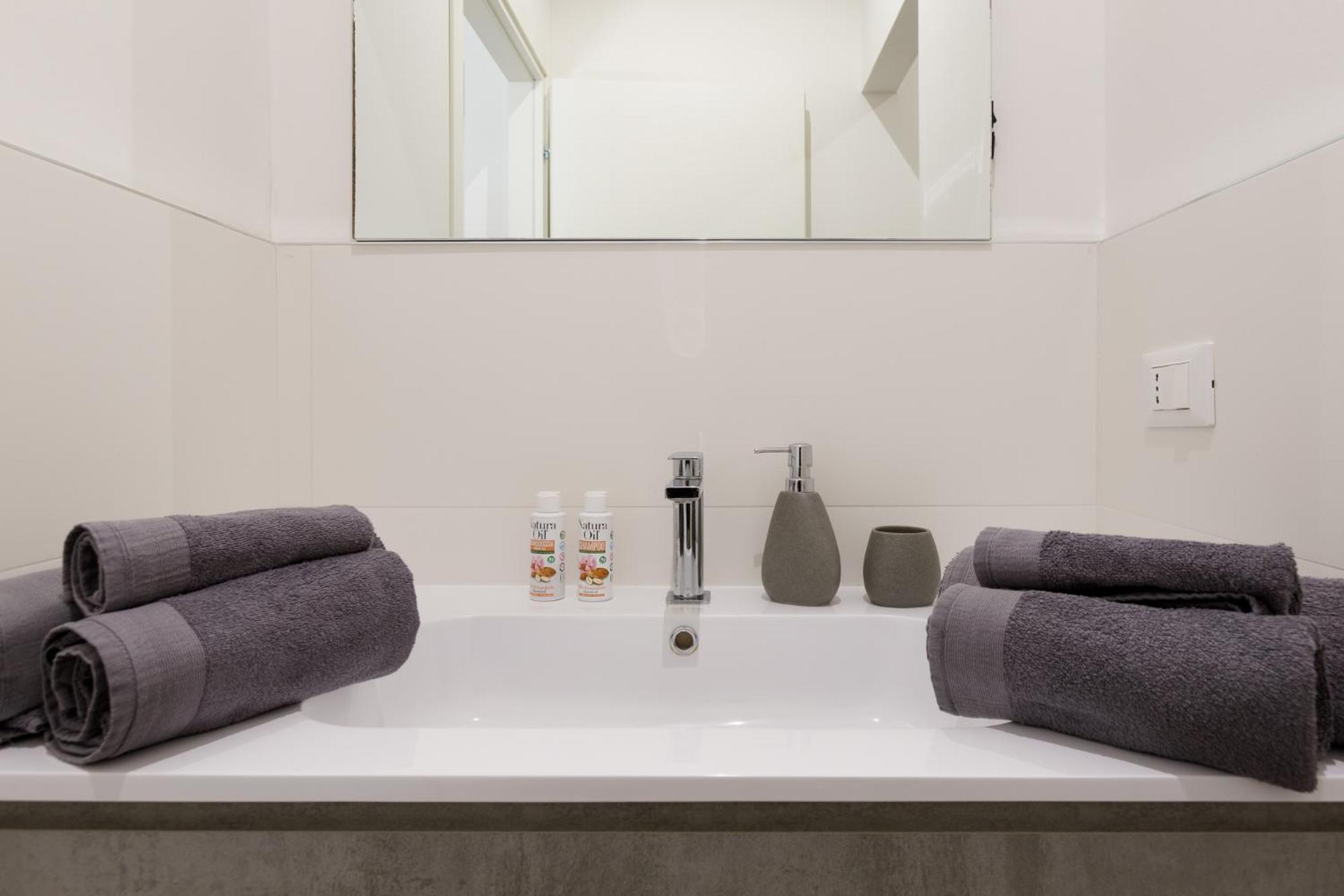 Central Trieste - Elegant City Stay Esterno foto