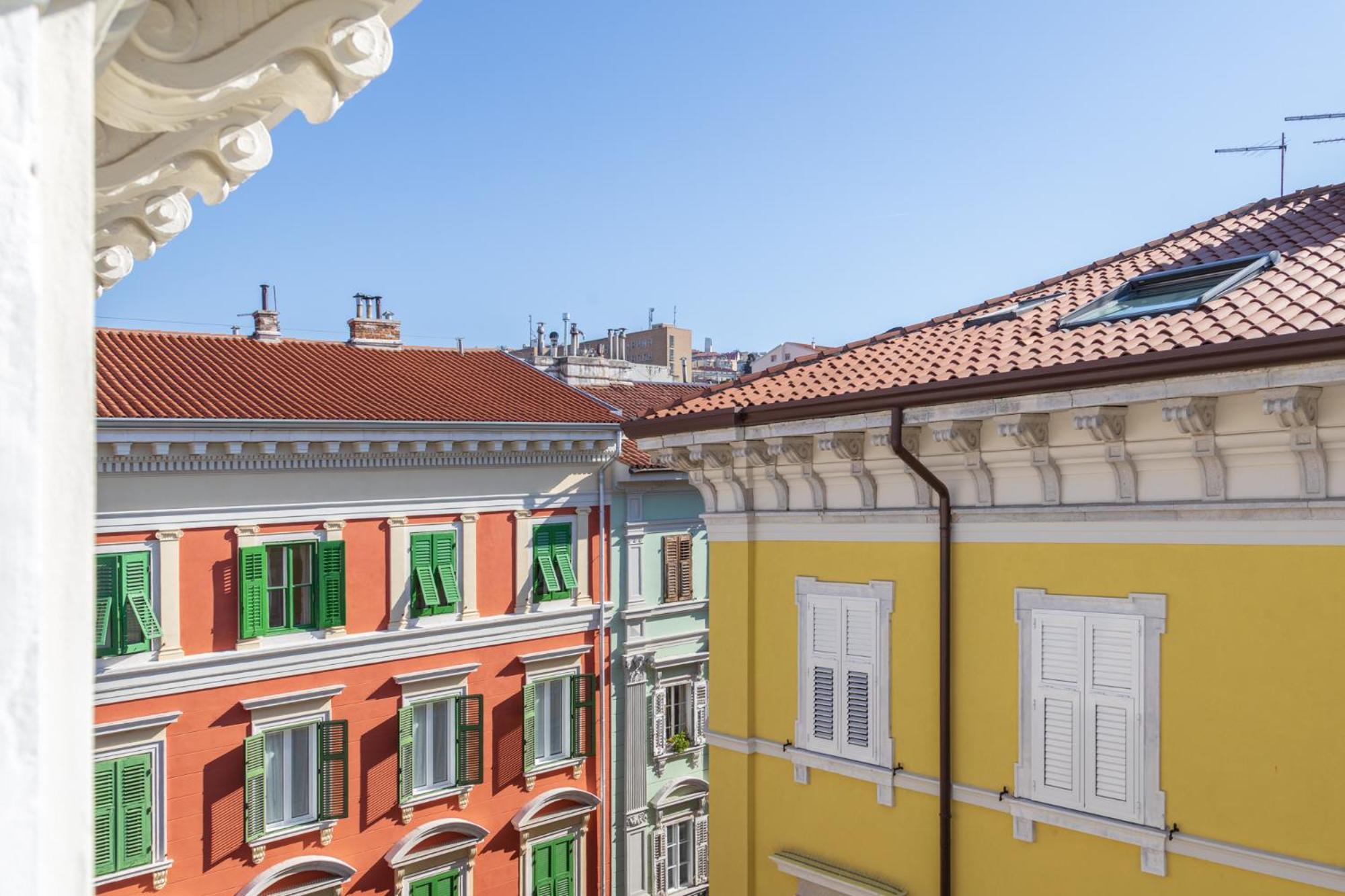 Central Trieste - Elegant City Stay Esterno foto